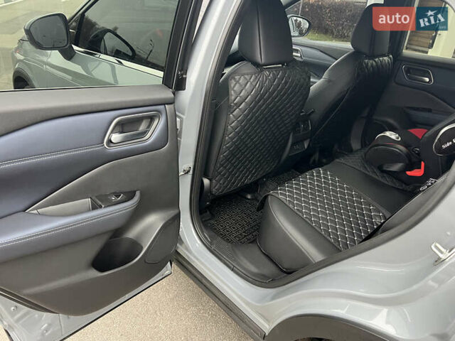 Сірий Ніссан Кашкай, об'ємом двигуна 1.33 л та пробігом 8 тис. км за 30499 $, фото 25 на Automoto.ua