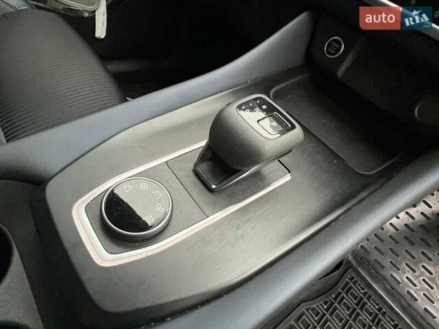 Сірий Ніссан Кашкай, об'ємом двигуна 1.33 л та пробігом 8 тис. км за 30499 $, фото 32 на Automoto.ua