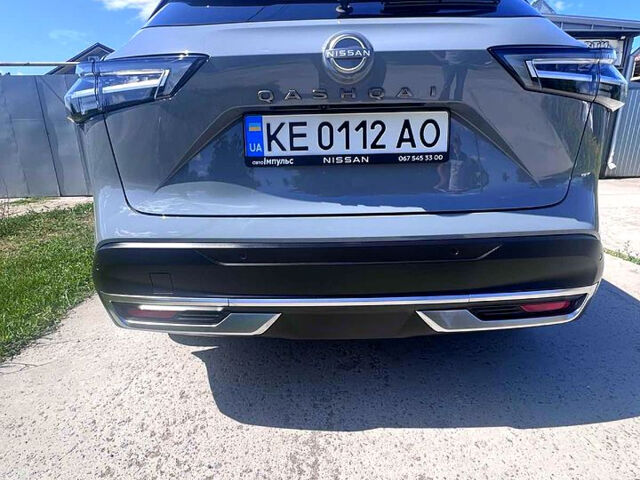 Серый Ниссан Кашкай, объемом двигателя 1.3 л и пробегом 8 тыс. км за 31000 $, фото 2 на Automoto.ua