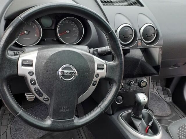 Синий Ниссан Кашкай, объемом двигателя 1.6 л и пробегом 268 тыс. км за 10000 $, фото 5 на Automoto.ua