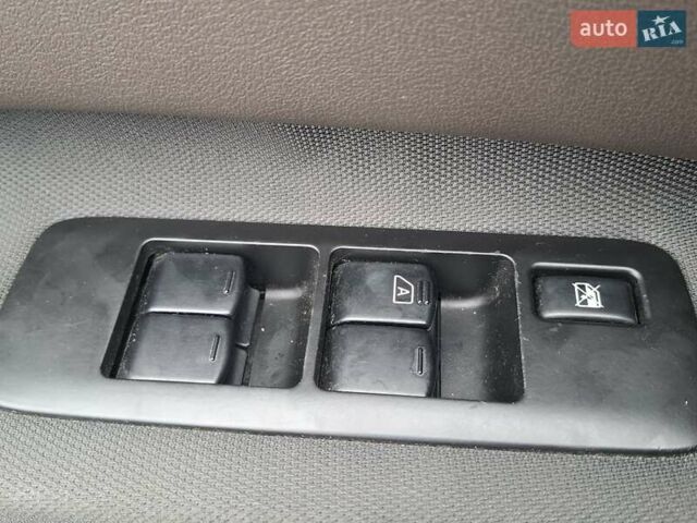 Синий Ниссан Кашкай, объемом двигателя 2 л и пробегом 262 тыс. км за 7999 $, фото 31 на Automoto.ua