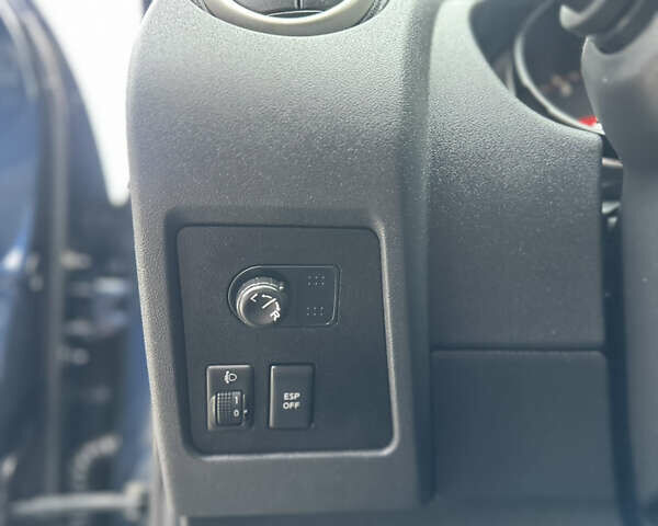 Синий Ниссан Кашкай, объемом двигателя 1.6 л и пробегом 199 тыс. км за 7950 $, фото 31 на Automoto.ua