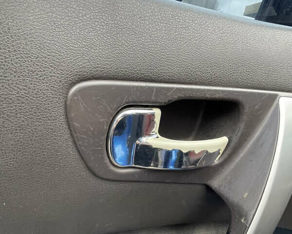 Синий Ниссан Кашкай, объемом двигателя 2 л и пробегом 224 тыс. км за 8000 $, фото 5 на Automoto.ua