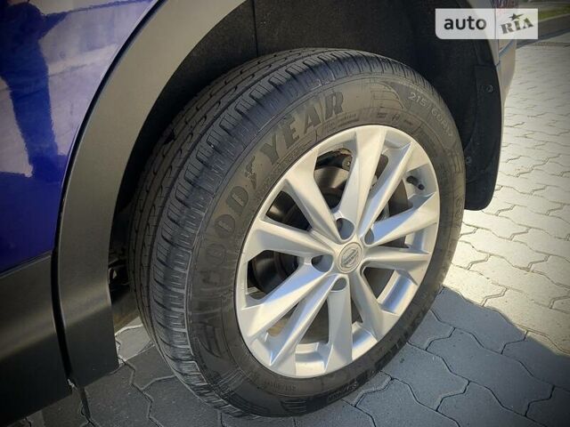 Синий Ниссан Кашкай, объемом двигателя 1.2 л и пробегом 8 тыс. км за 15500 $, фото 4 на Automoto.ua