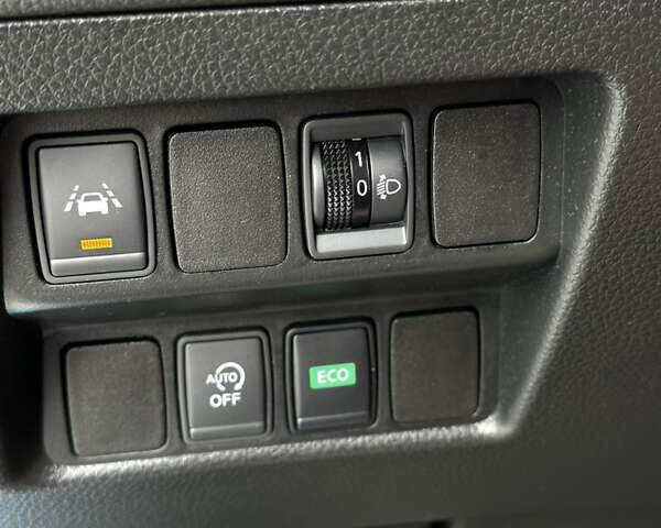 Синий Ниссан Кашкай, объемом двигателя 1.6 л и пробегом 91 тыс. км за 15700 $, фото 8 на Automoto.ua