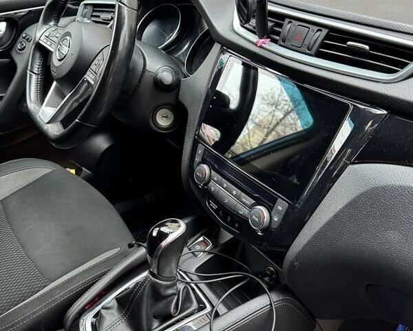 Синий Ниссан Кашкай, объемом двигателя 1.6 л и пробегом 180 тыс. км за 17000 $, фото 6 на Automoto.ua