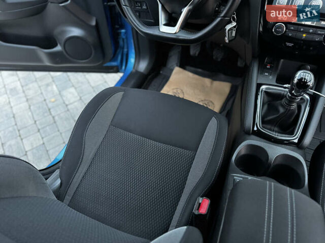 Синий Ниссан Кашкай, объемом двигателя 1.6 л и пробегом 107 тыс. км за 16350 $, фото 70 на Automoto.ua