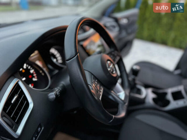 Синий Ниссан Кашкай, объемом двигателя 1.6 л и пробегом 107 тыс. км за 16350 $, фото 76 на Automoto.ua