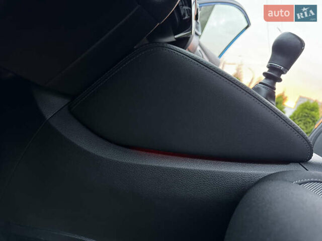 Синий Ниссан Кашкай, объемом двигателя 1.6 л и пробегом 107 тыс. км за 16350 $, фото 84 на Automoto.ua