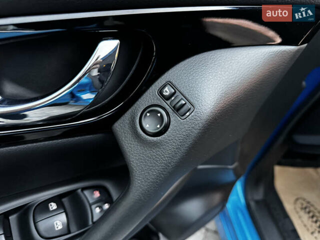 Синий Ниссан Кашкай, объемом двигателя 1.6 л и пробегом 107 тыс. км за 16350 $, фото 86 на Automoto.ua