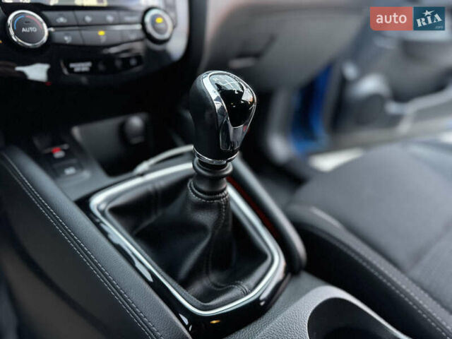 Синий Ниссан Кашкай, объемом двигателя 1.6 л и пробегом 107 тыс. км за 16350 $, фото 66 на Automoto.ua