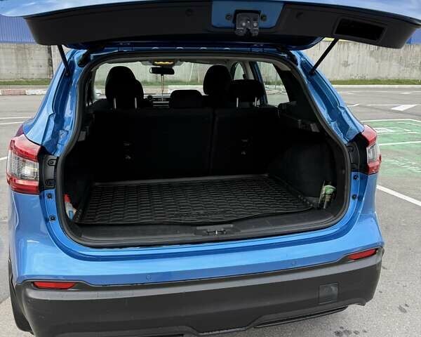 Синий Ниссан Кашкай, объемом двигателя 1.6 л и пробегом 101 тыс. км за 18000 $, фото 6 на Automoto.ua