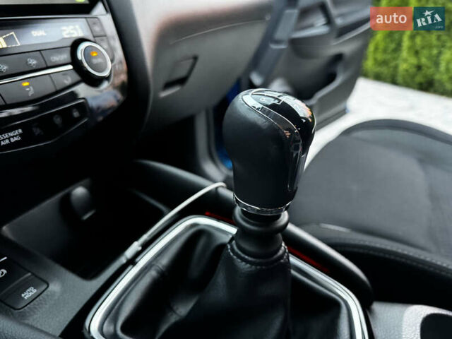 Синий Ниссан Кашкай, объемом двигателя 1.6 л и пробегом 107 тыс. км за 16350 $, фото 82 на Automoto.ua