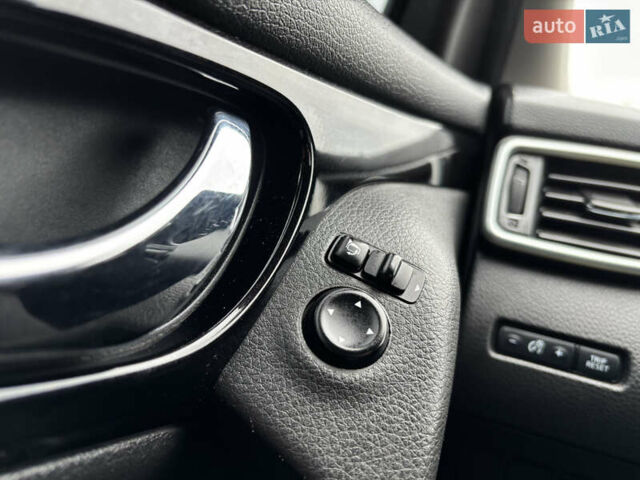 Синий Ниссан Кашкай, объемом двигателя 1.6 л и пробегом 186 тыс. км за 18890 $, фото 85 на Automoto.ua