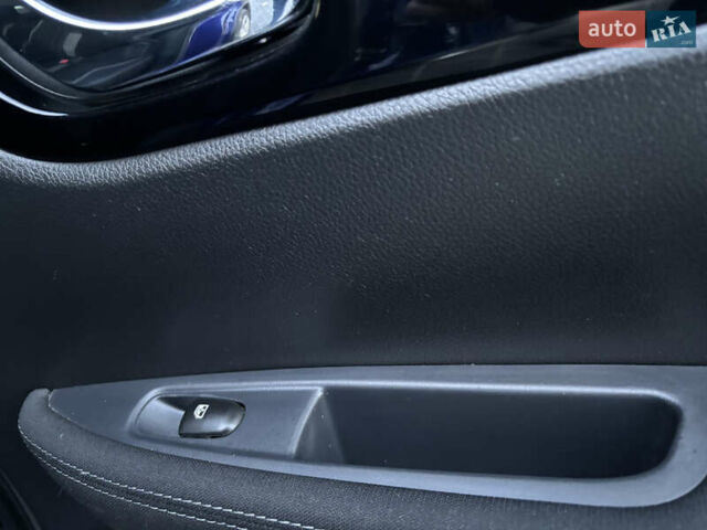 Синий Ниссан Кашкай, объемом двигателя 1.6 л и пробегом 186 тыс. км за 18790 $, фото 60 на Automoto.ua