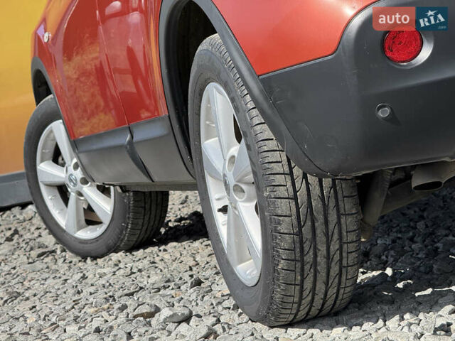 Помаранчевий Ніссан Кашкай, об'ємом двигуна 2 л та пробігом 308 тис. км за 8300 $, фото 22 на Automoto.ua