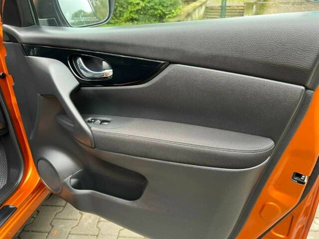 Оранжевый Ниссан Кашкай, объемом двигателя 2 л и пробегом 96 тыс. км за 14300 $, фото 17 на Automoto.ua