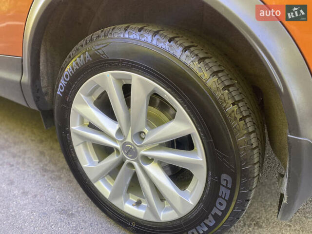 Оранжевый Ниссан Кашкай, объемом двигателя 2 л и пробегом 50 тыс. км за 16500 $, фото 19 на Automoto.ua