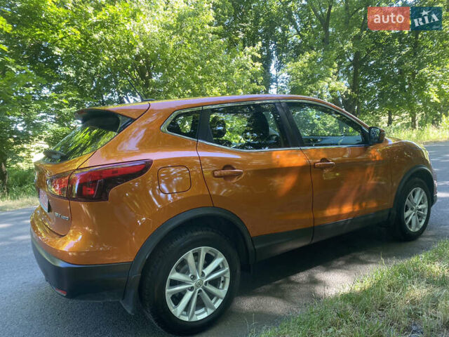 Оранжевый Ниссан Кашкай, объемом двигателя 2 л и пробегом 50 тыс. км за 16500 $, фото 4 на Automoto.ua