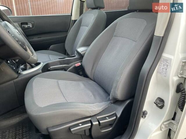 Белый Ниссан Кашкай 2, объемом двигателя 2 л и пробегом 252 тыс. км за 8950 $, фото 27 на Automoto.ua