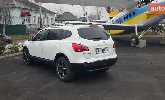 Белый Ниссан Кашкай 2, объемом двигателя 2 л и пробегом 240 тыс. км за 10500 $, фото 3 на Automoto.ua