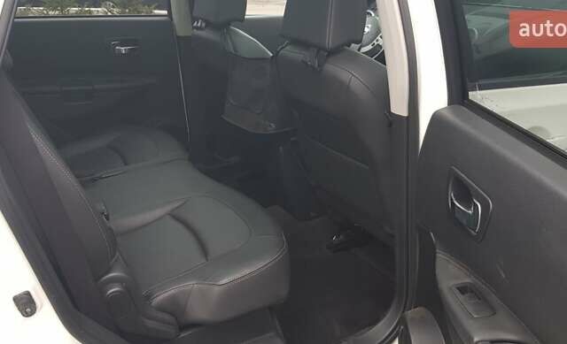 Белый Ниссан Кашкай 2, объемом двигателя 2 л и пробегом 240 тыс. км за 10500 $, фото 9 на Automoto.ua