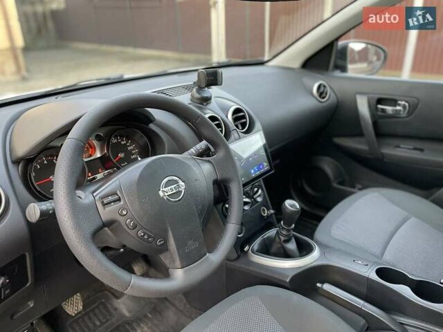 Белый Ниссан Кашкай 2, объемом двигателя 2 л и пробегом 252 тыс. км за 8950 $, фото 34 на Automoto.ua