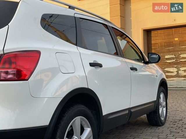 Белый Ниссан Кашкай 2, объемом двигателя 2 л и пробегом 252 тыс. км за 8950 $, фото 19 на Automoto.ua