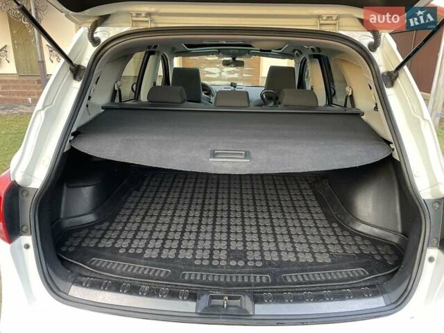 Белый Ниссан Кашкай 2, объемом двигателя 2 л и пробегом 252 тыс. км за 8950 $, фото 53 на Automoto.ua