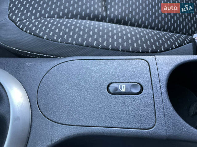 Белый Ниссан Кашкай 2, объемом двигателя 1.5 л и пробегом 237 тыс. км за 8999 $, фото 18 на Automoto.ua