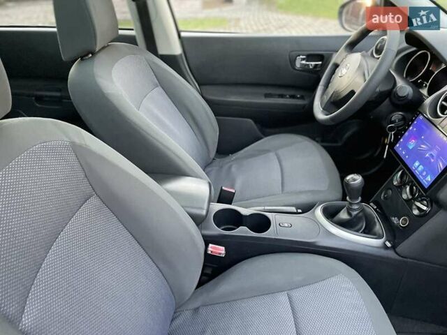 Белый Ниссан Кашкай 2, объемом двигателя 2 л и пробегом 252 тыс. км за 8950 $, фото 31 на Automoto.ua