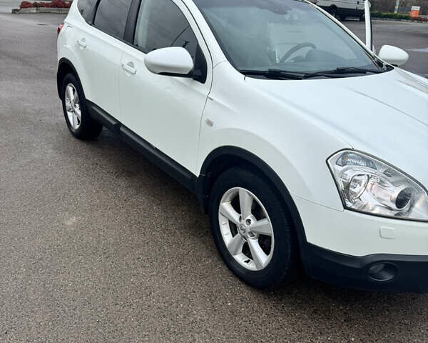 Белый Ниссан Кашкай 2, объемом двигателя 1.5 л и пробегом 181 тыс. км за 9100 $, фото 7 на Automoto.ua