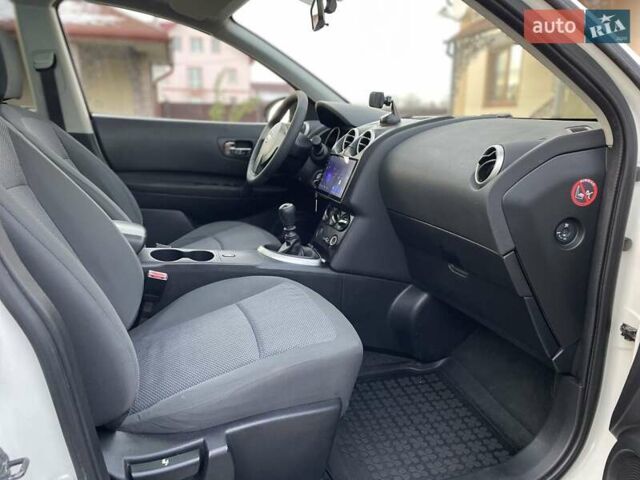 Белый Ниссан Кашкай 2, объемом двигателя 2 л и пробегом 252 тыс. км за 8950 $, фото 36 на Automoto.ua