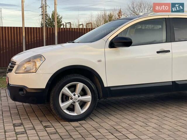 Белый Ниссан Кашкай 2, объемом двигателя 2 л и пробегом 252 тыс. км за 8950 $, фото 2 на Automoto.ua