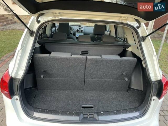 Белый Ниссан Кашкай 2, объемом двигателя 2 л и пробегом 252 тыс. км за 8950 $, фото 51 на Automoto.ua