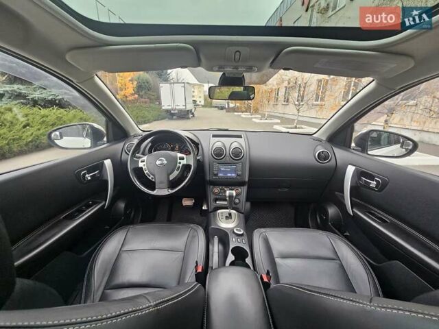 Білий Ніссан Кашкай 2, об'ємом двигуна 2 л та пробігом 187 тис. км за 10900 $, фото 60 на Automoto.ua