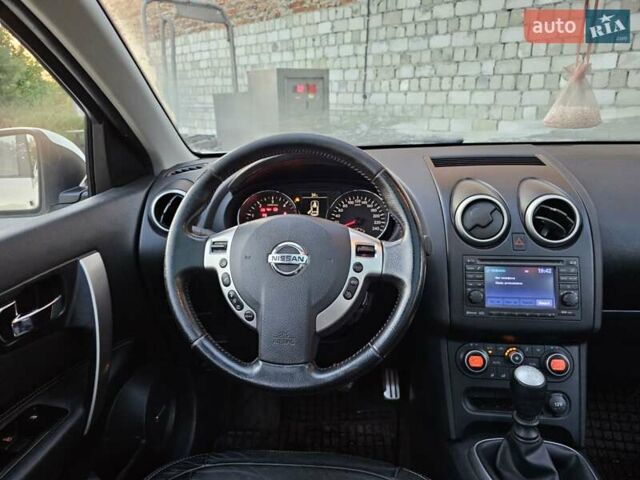 Белый Ниссан Кашкай 2, объемом двигателя 1.46 л и пробегом 266 тыс. км за 9800 $, фото 28 на Automoto.ua