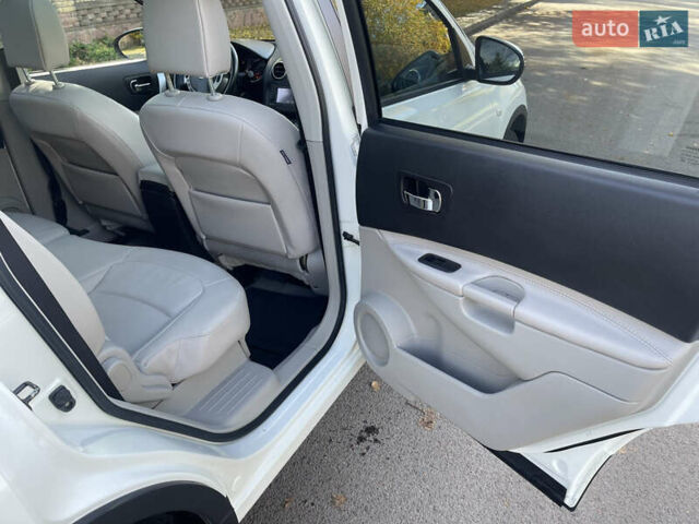 Ниссан Кашкай 2 2010 в Луцке на Automoto.ua Белый Ниссан Кашкай 2, объемом двигателя 1.5 л и пробегом 173 тыс. км за 11500 $, фото 19 на Automoto.ua