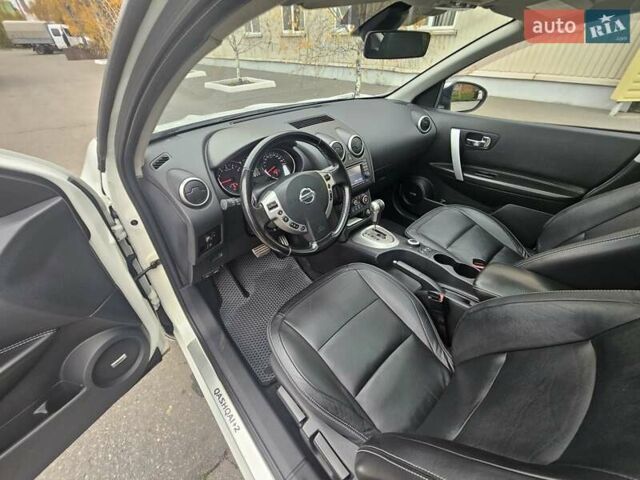 Білий Ніссан Кашкай 2, об'ємом двигуна 2 л та пробігом 187 тис. км за 10900 $, фото 80 на Automoto.ua