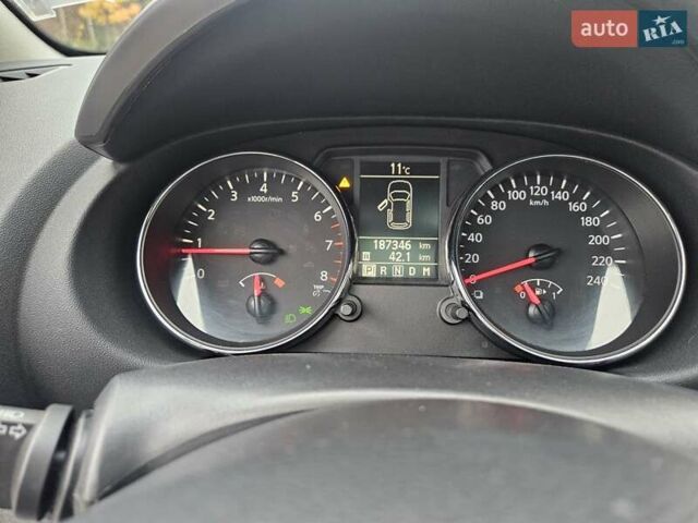 Білий Ніссан Кашкай 2, об'ємом двигуна 2 л та пробігом 187 тис. км за 10900 $, фото 87 на Automoto.ua