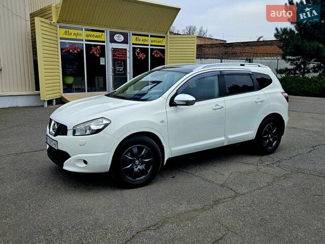 Білий Ніссан Кашкай 2, об'ємом двигуна 2 л та пробігом 187 тис. км за 10900 $, фото 3 на Automoto.ua