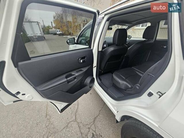 Білий Ніссан Кашкай 2, об'ємом двигуна 2 л та пробігом 187 тис. км за 10900 $, фото 54 на Automoto.ua