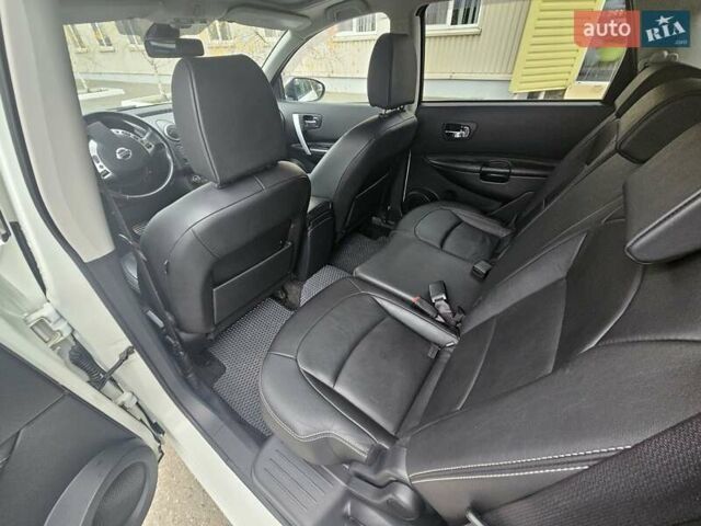 Білий Ніссан Кашкай 2, об'ємом двигуна 2 л та пробігом 187 тис. км за 10900 $, фото 59 на Automoto.ua
