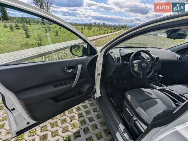 Белый Ниссан Кашкай 2, объемом двигателя 2 л и пробегом 243 тыс. км за 10950 $, фото 14 на Automoto.ua