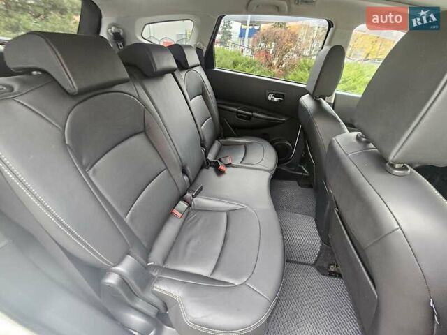 Білий Ніссан Кашкай 2, об'ємом двигуна 2 л та пробігом 187 тис. км за 10900 $, фото 53 на Automoto.ua