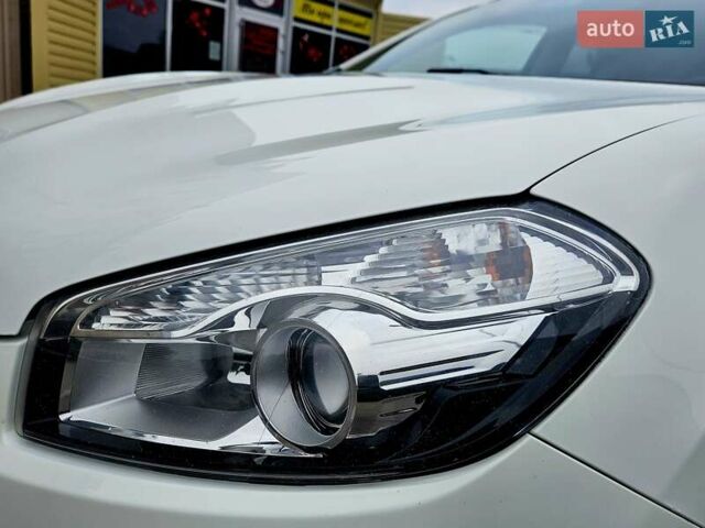 Білий Ніссан Кашкай 2, об'ємом двигуна 2 л та пробігом 187 тис. км за 10900 $, фото 27 на Automoto.ua