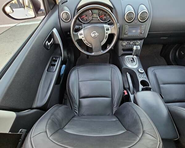 Белый Ниссан Кашкай 2, объемом двигателя 2 л и пробегом 187 тыс. км за 11300 $, фото 78 на Automoto.ua