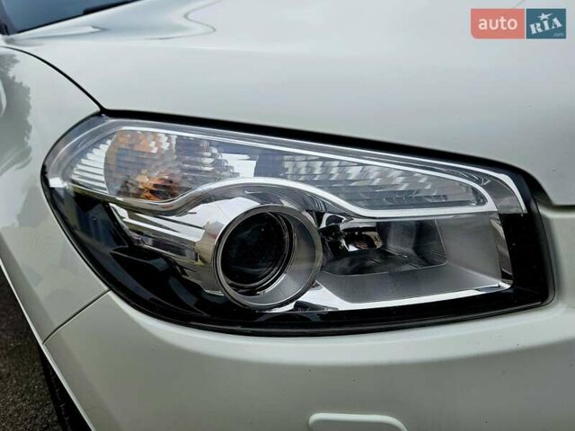 Білий Ніссан Кашкай 2, об'ємом двигуна 2 л та пробігом 187 тис. км за 10900 $, фото 33 на Automoto.ua