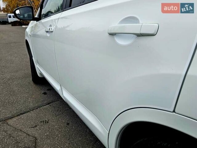 Білий Ніссан Кашкай 2, об'ємом двигуна 2 л та пробігом 187 тис. км за 10900 $, фото 25 на Automoto.ua