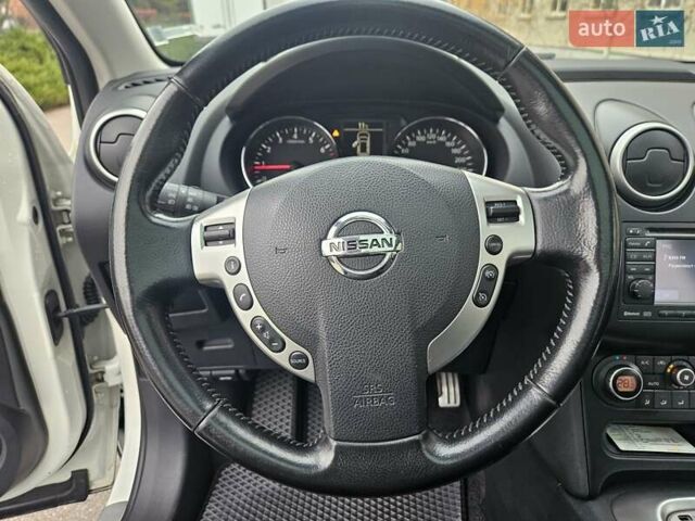 Білий Ніссан Кашкай 2, об'ємом двигуна 2 л та пробігом 187 тис. км за 10900 $, фото 84 на Automoto.ua